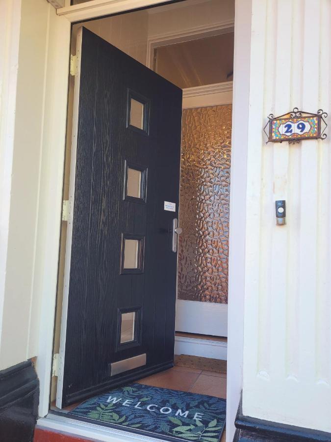 The Clevedon Bed & Breakfast Blackpool Exterior photo